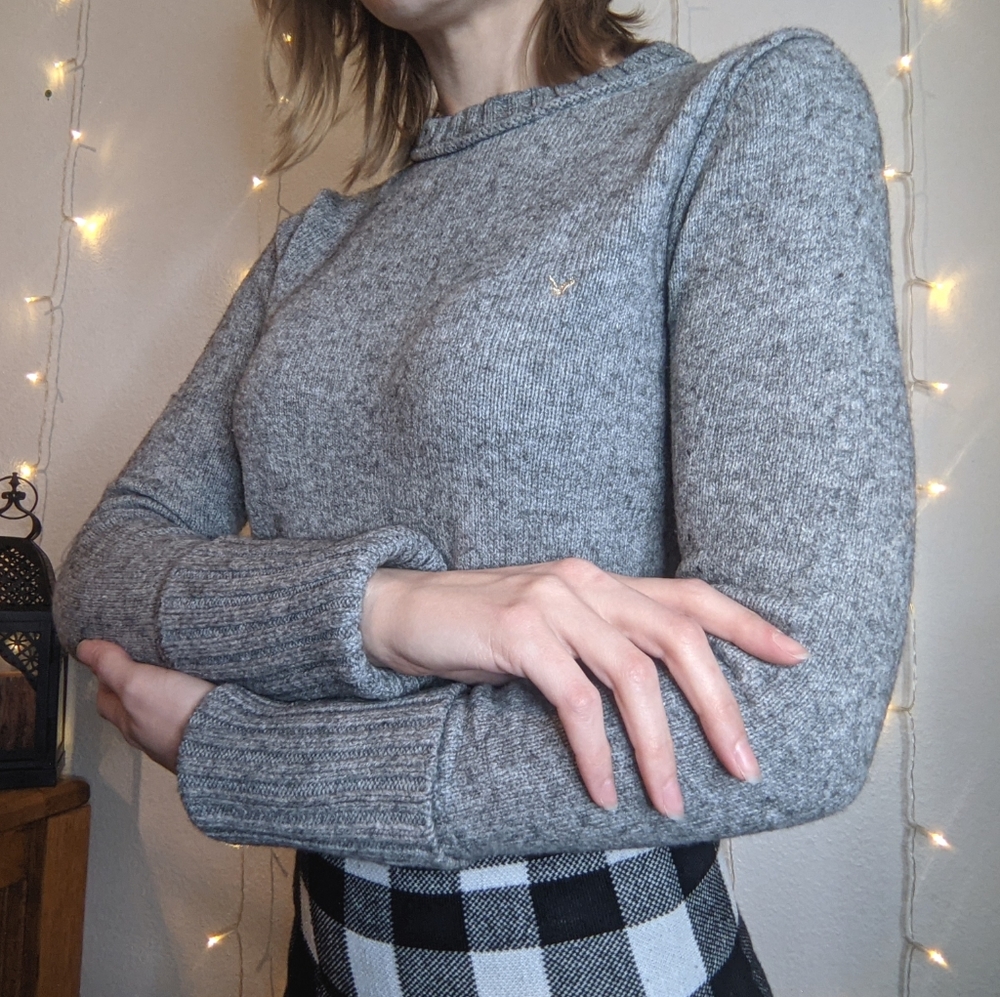 American Eagle Outfitters Grey Fitted Sweater